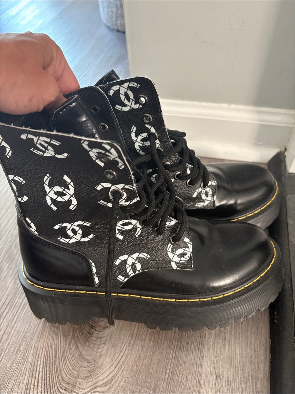 Dr. Martens Black Lace-Up Platform Kids Boots with White Logo Print - Picture 5 of 11
